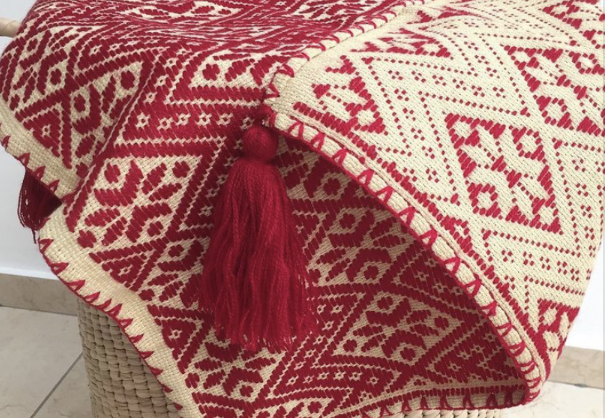 Bordado Otomí rojo y beis